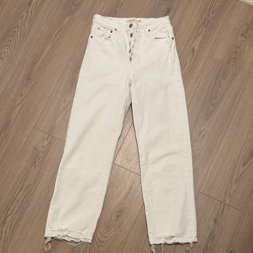 Levi's Women's ribcage ankle Straight Leg White Jeans